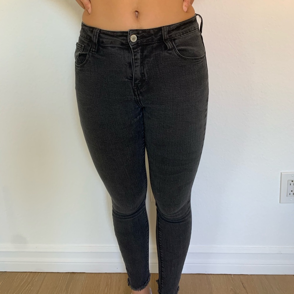 BRANDY MELVILLE BLACK JEANS